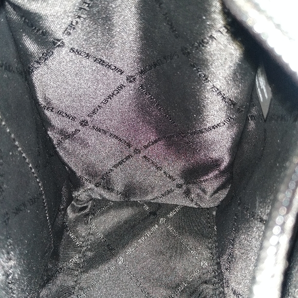 Michael kors purse - Picture 2 of 13